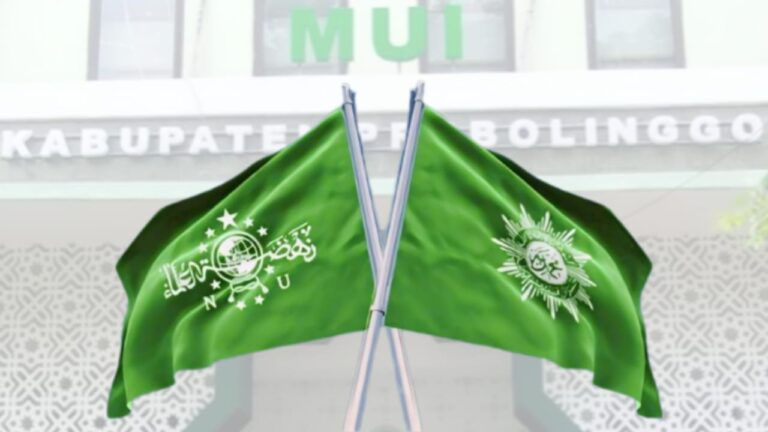 Sepasang Sandal Itu Bernama NU dan Muhammadiyah