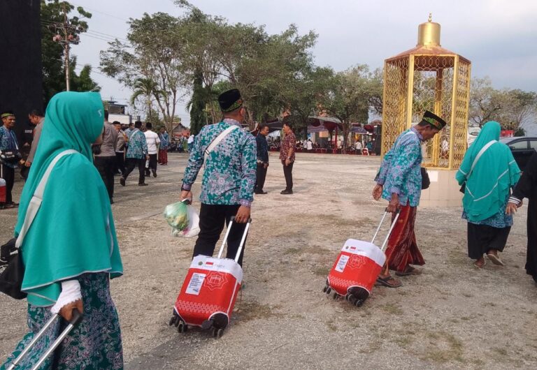 Tips Hindari Panas Matahari saat Ibadah Umrah Wajib di Musim Haji