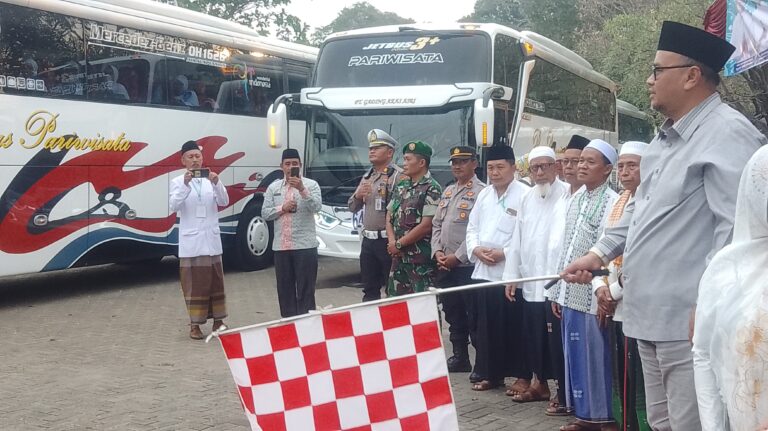 786 Calon Jemaah Haji Kab Probolinggo Diberangkatkan