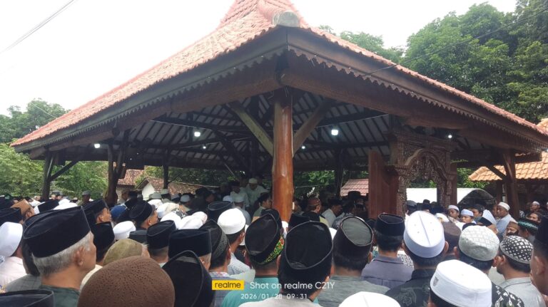 Pemakaman KH Munir Kholili, Pihak Keluarga Ucapkan Permohonan Maaf